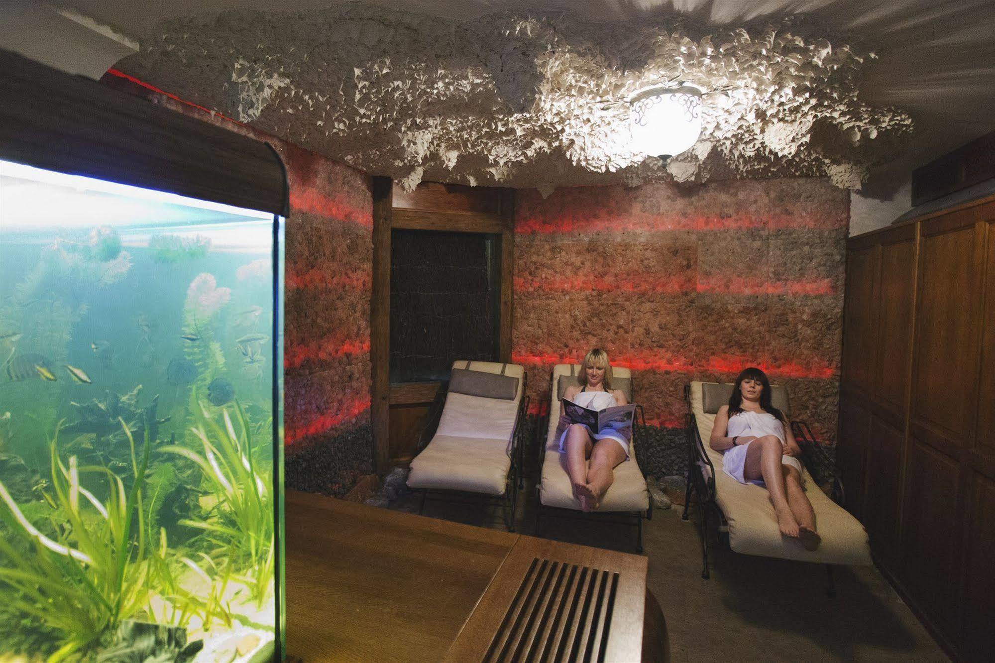 Hotel I Restauracja "Pod Orlem" 카르투지 외부 사진